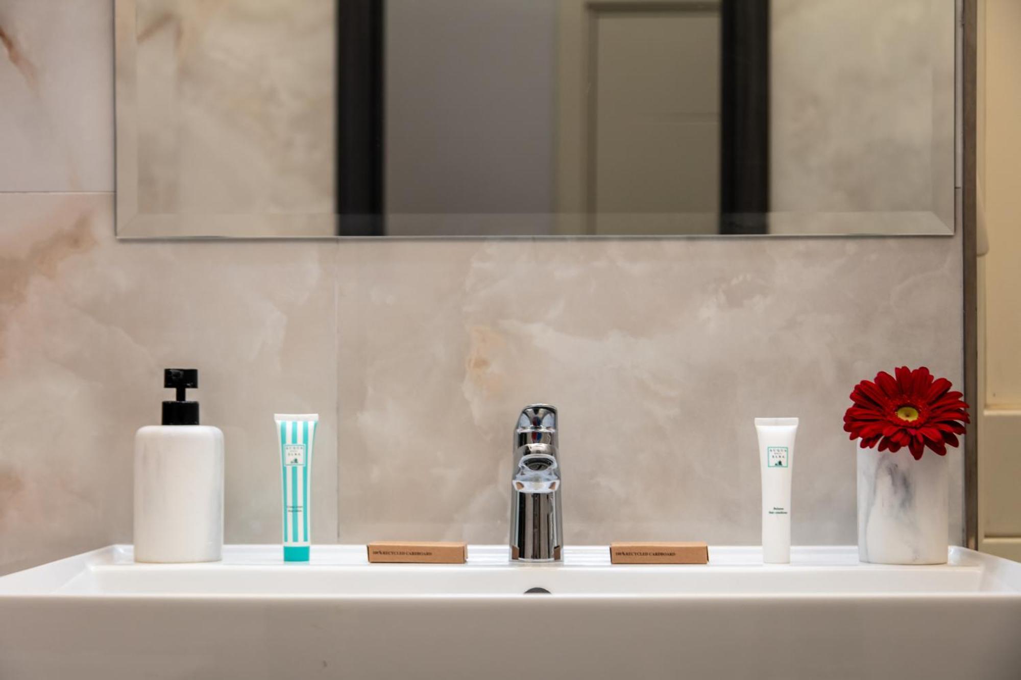 Main - Duomo Hotel Napoli Ngoại thất bức ảnh