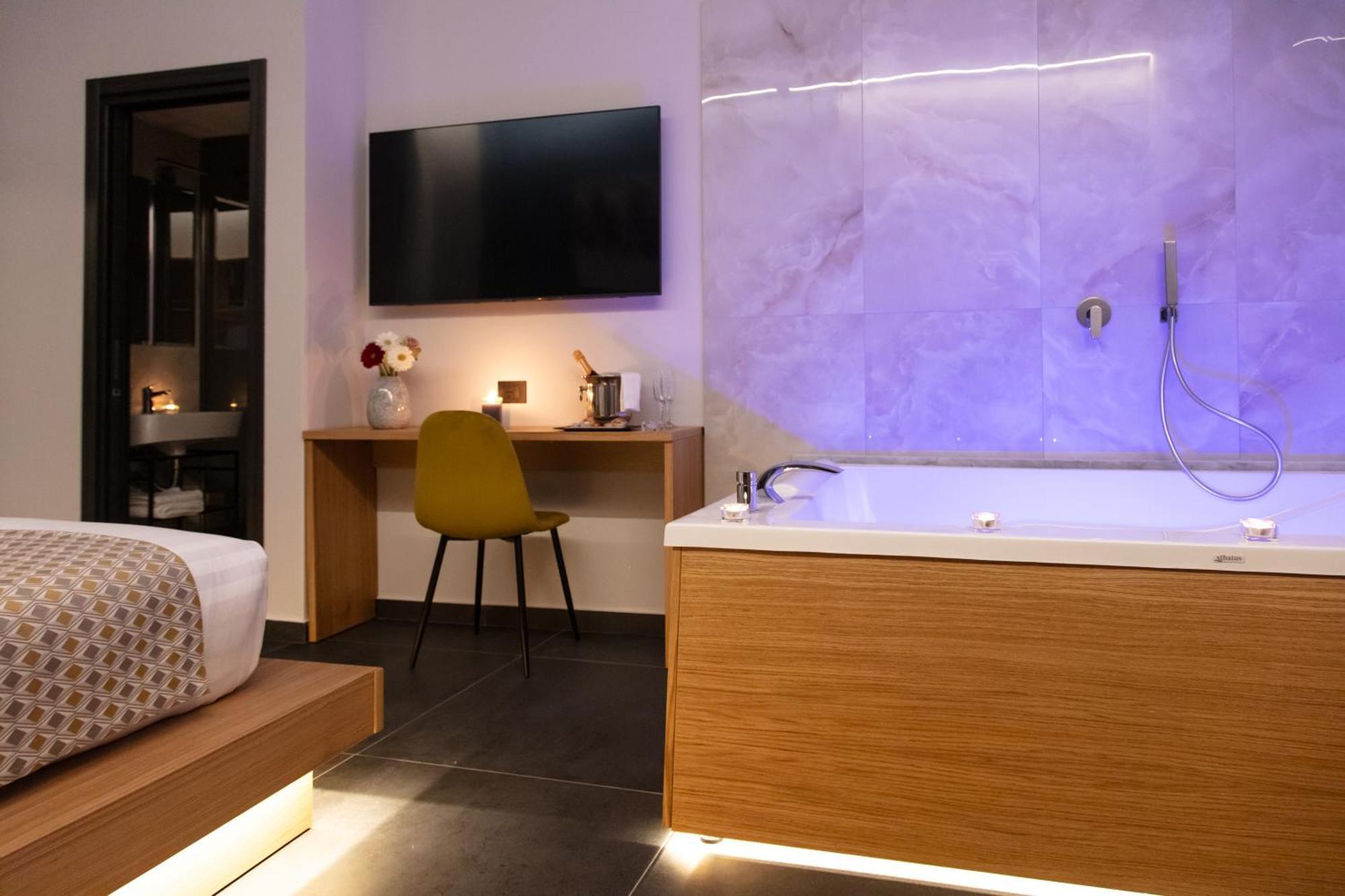 Main - Duomo Hotel Napoli Ngoại thất bức ảnh