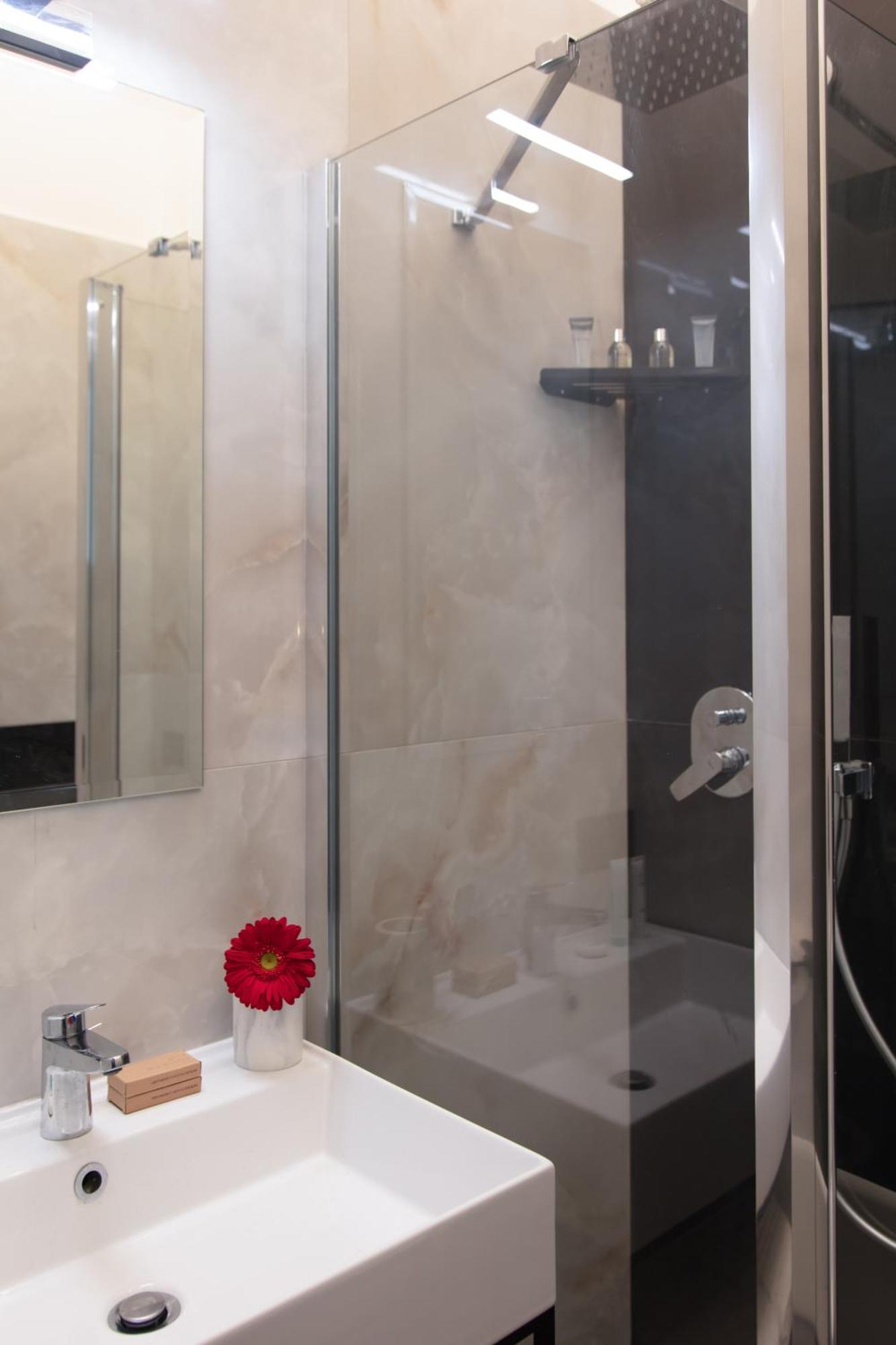 Main - Duomo Hotel Napoli Ngoại thất bức ảnh