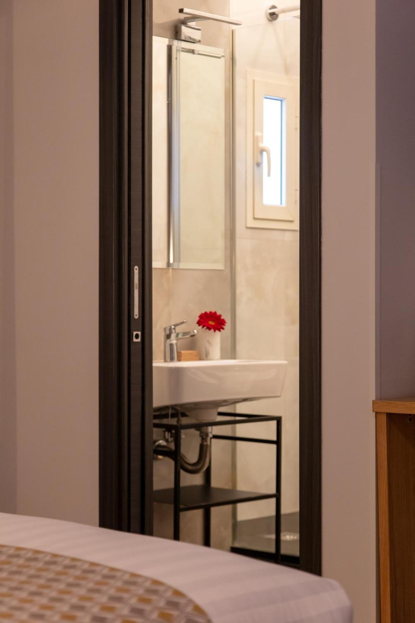 Main - Duomo Hotel Napoli Ngoại thất bức ảnh