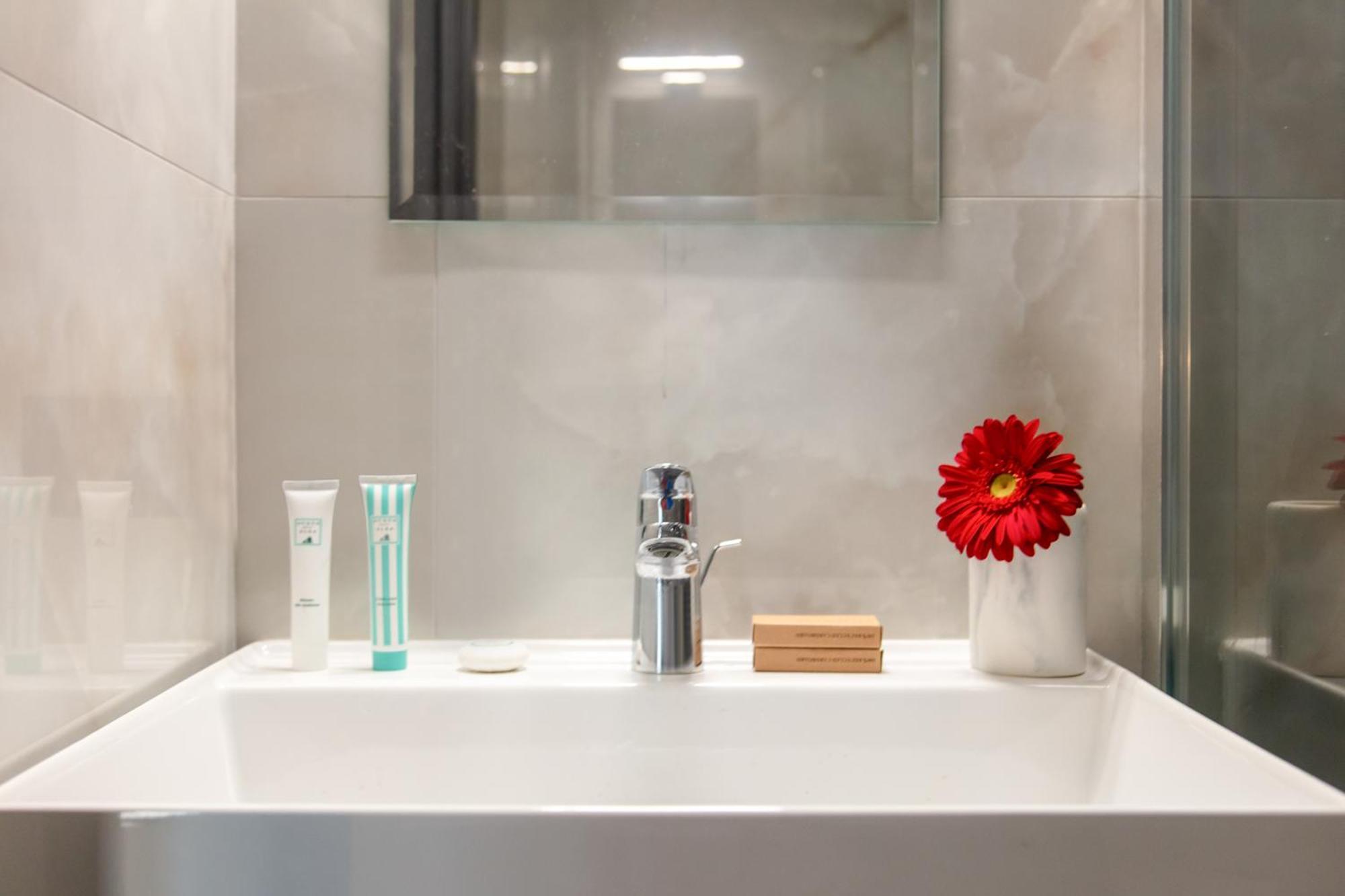 Main - Duomo Hotel Napoli Ngoại thất bức ảnh