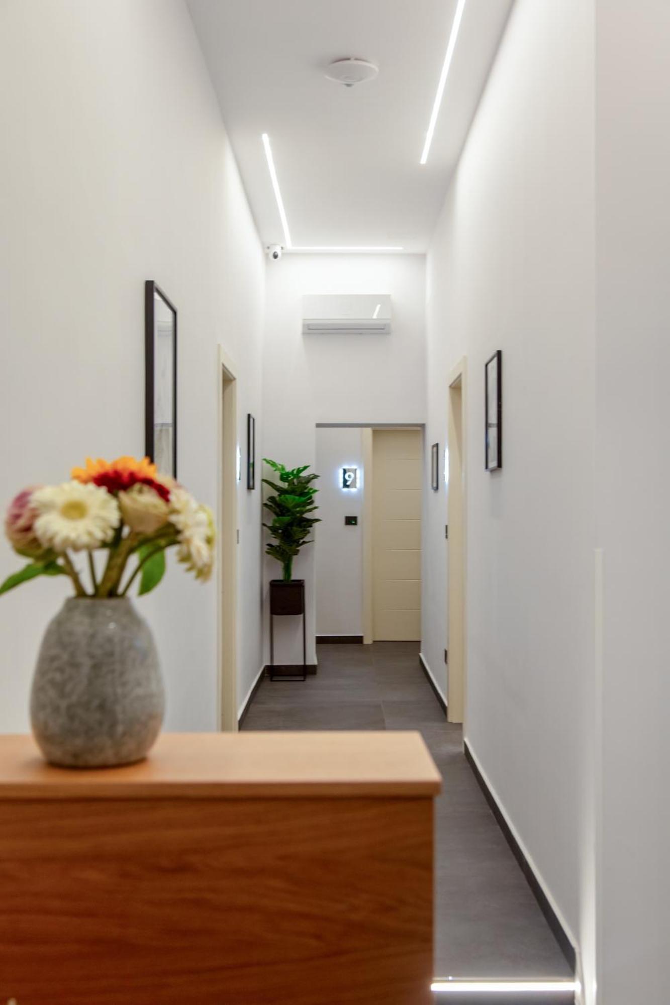 Main - Duomo Hotel Napoli Ngoại thất bức ảnh