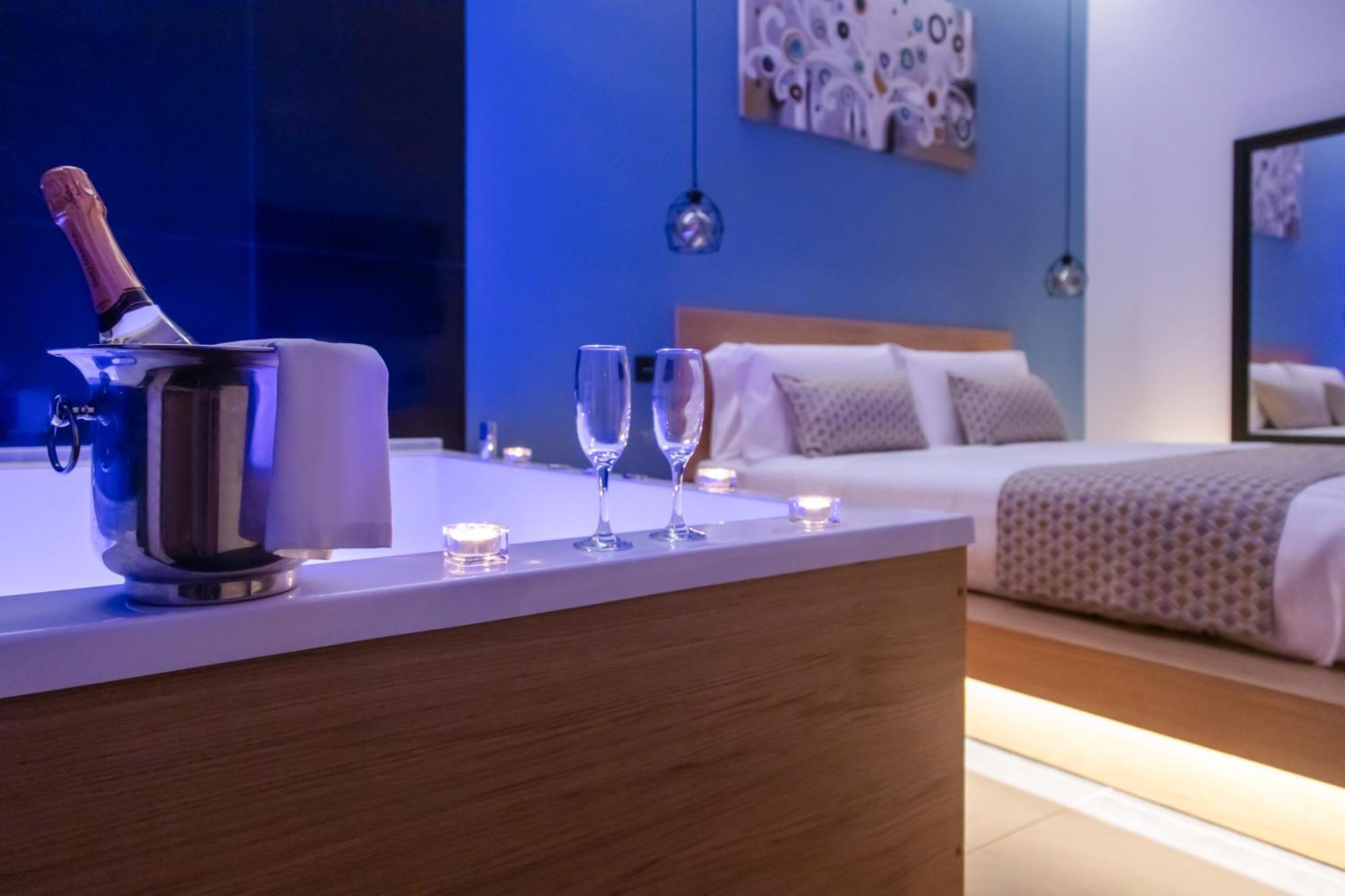 Main - Duomo Hotel Napoli Ngoại thất bức ảnh